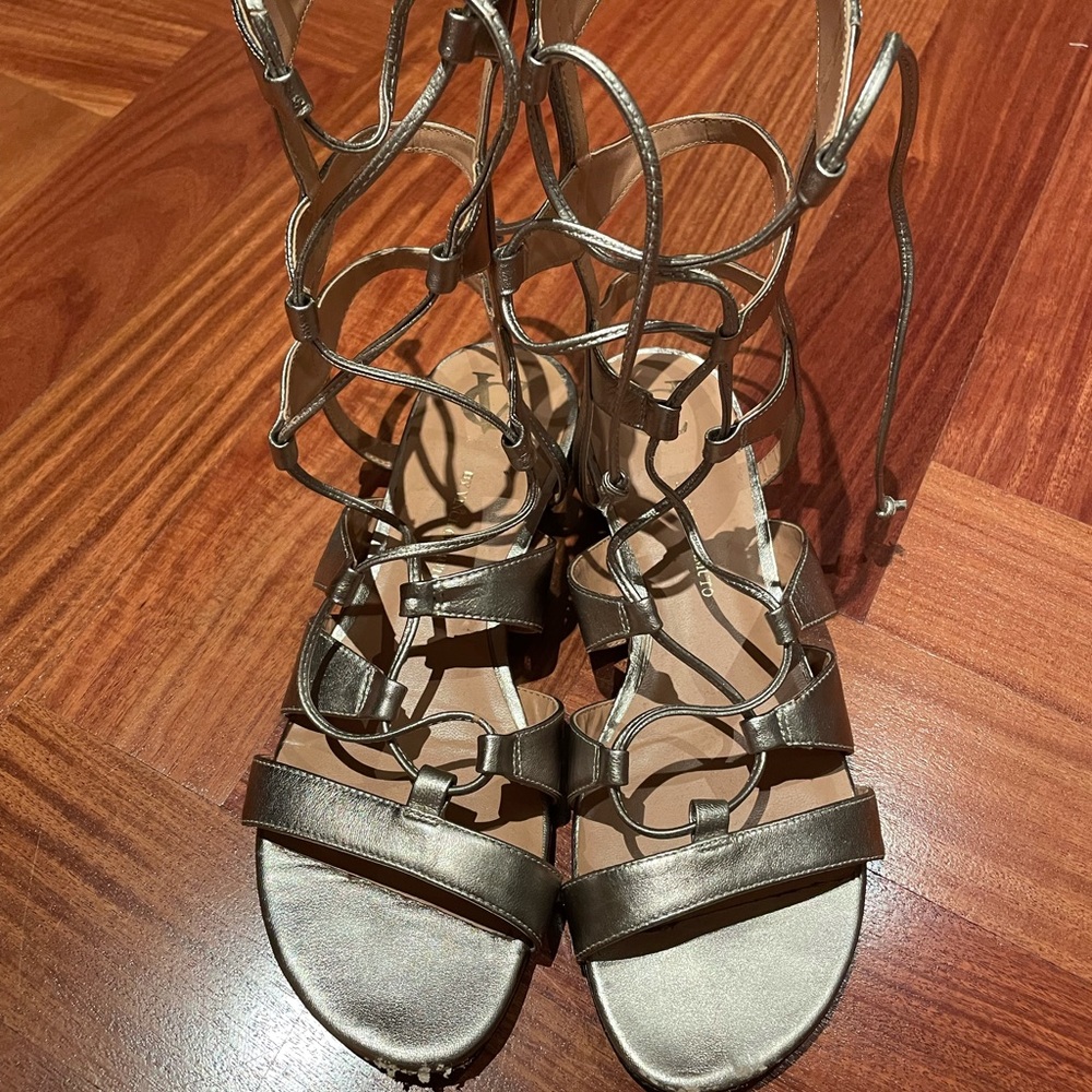 Vince Camuto size 7 gladiator silver sandals